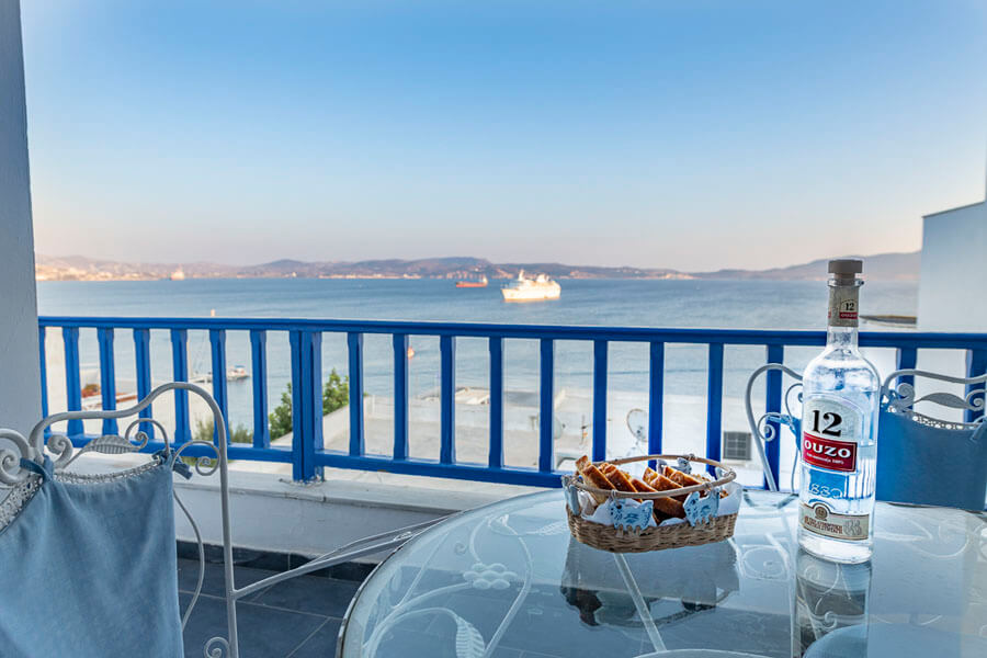 Seafront House In Milos - Greek residency